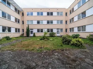 Pronájem kanceláře, Hradec Králové, Sušilova, 250 m2