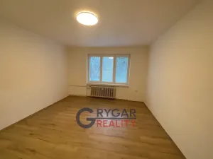 Pronájem bytu 1+kk, Praha - Braník, Jeremenkova, 31 m2