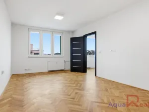 Prodej bytu 3+1, Karlovy Vary, Vítězná, 74 m2