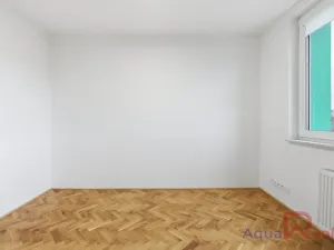 Prodej bytu 3+1, Karlovy Vary, Vítězná, 74 m2