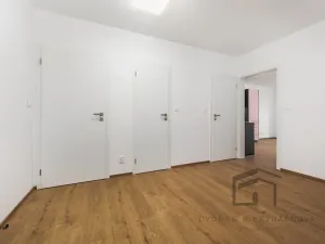 Pronájem bytu 4+kk, Praha - Modřany, Levského, 73 m2