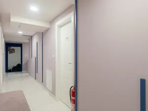 Prodej obchodního prostoru, Praha - Smíchov, Kmochova, 170 m2