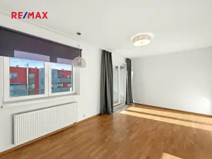 Pronájem bytu 1+kk, Praha - Řeporyje, Kakosova, 35 m2