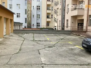 Pronájem garážového stání, Praha - Bubeneč, Eliášova, 10 m2