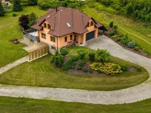 Prodej rodinného domu, Buš, 375 m2