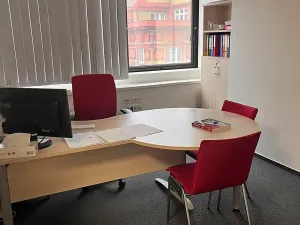 Pronájem kanceláře, Praha - Holešovice, Dělnická, 1251 m2