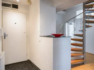 Pronájem bytu 6+kk a větší, Praha - Holešovice, Strojnická, 168 m2