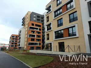 Pronájem bytu 2+kk, Praha - Hloubětín, Domalípova, 53 m2
