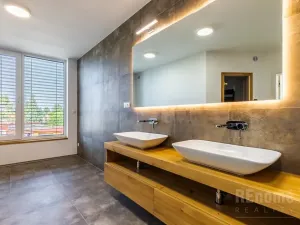 Pronájem rodinného domu, Jesenice, Průběžná, 200 m2