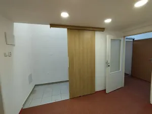 Pronájem kanceláře, Praha - Holešovice, Dobrovského, 110 m2