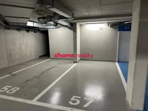 Pronájem garážového stání, Olomouc, Milana Ticháka, 13 m2