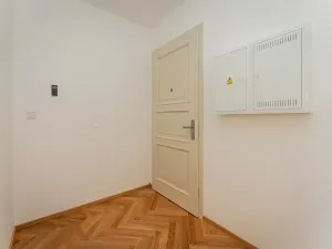 Pronájem bytu 2+kk, Praha - Žižkov, Seifertova, 41 m2