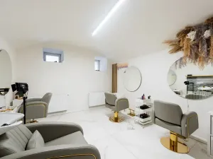 Prodej obchodního prostoru, Praha - Smíchov, Kmochova, 170 m2