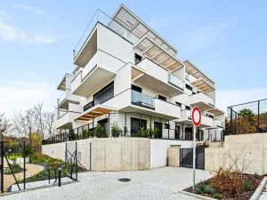 Pronájem bytu 2+kk, Praha - Troja, Pod Hrachovkou, 47 m2