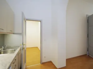 Pronájem kanceláře, Praha - Smíchov, Štefánikova, 70 m2