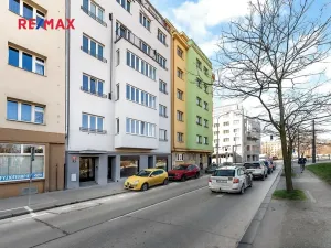 Pronájem bytu 1+kk, Praha - Libeň, náměstí Dr. Václava Holého, 27 m2