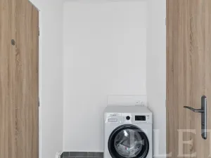 Pronájem bytu 1+kk, Praha - Prosek, Bílinská, 27 m2