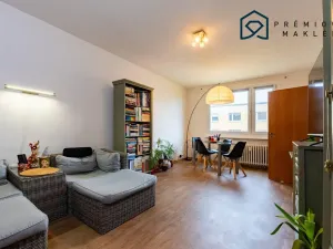 Prodej bytu 3+1, Bystřany, Pražská, 79 m2