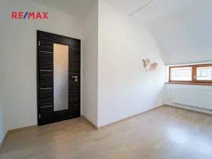 Prodej rodinného domu, Nupaky, Kruhová, 161 m2