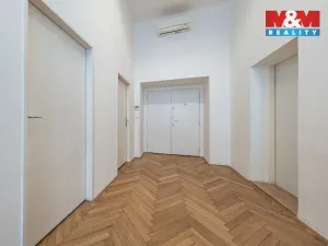 Pronájem kanceláře, Praha - Vinohrady, náměstí Míru, 92 m2