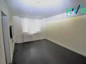 Prodej bytu 3+1, Karlovy Vary, Krušnohorská, 68 m2