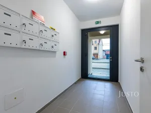 Pronájem obchodního prostoru, Staré Město, Hradišťská, 42 m2