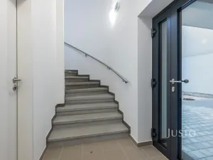 Pronájem obchodního prostoru, Staré Město, Hradišťská, 42 m2