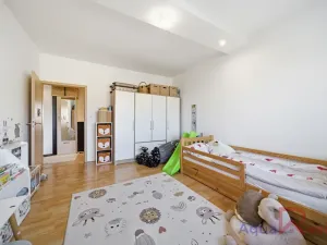 Prodej bytu 3+kk, Ostrov, Vančurova, 70 m2