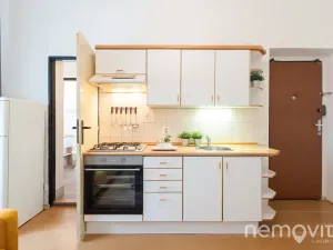 Prodej bytu 2+1, Praha - Holešovice, Bubenská, 69 m2