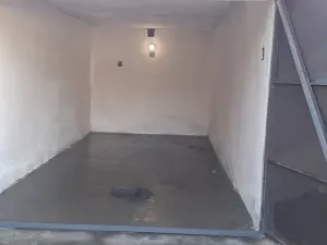 Pronájem garáže, Hradec Králové, 20 m2