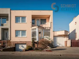 Prodej rodinného domu, Hustopeče, U Větrolamu, 300 m2