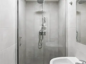 Pronájem apartmánu, Praha - Hloubětín, Aloisovská, 340 m2