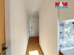 Prodej bytu 1+1, Karlovy Vary, Krymská, 37 m2
