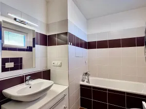 Prodej bytu 2+kk, Úvaly, Škvorecká, 58 m2