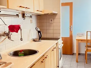 Pronájem bytu 3+1, Praha - Vokovice, Ke dvoru, 80 m2