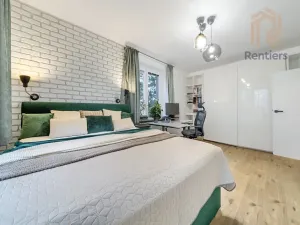 Pronájem bytu 2+1, Praha - Kobylisy, Březiněveská, 69 m2