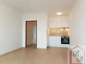 Prodej bytu 1+kk, Praha - Háje, Hlavatého, 27 m2