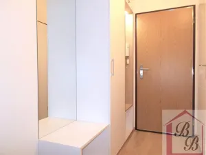 Prodej bytu 1+kk, Praha - Háje, Hlavatého, 27 m2