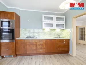 Prodej bytu 2+1, Pardubice - Studánka, Luďka Matury, 74 m2