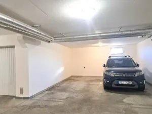 Pronájem garážového stání, Zlín, Podlesí V, 17 m2