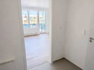 Pronájem bytu 1+kk, Praha - Dolní Měcholupy, Honzíkova, 32 m2