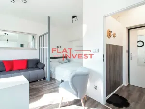 Pronájem bytu 1+kk, Praha - Kobylisy, Vršní, 28 m2