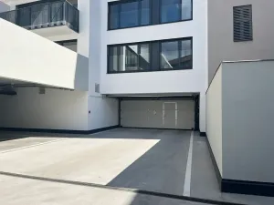 Pronájem garážového stání, Brno, Lidická, 14 m2