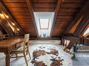 Prodej atypického bytu, Mikulov, Komenského, 164 m2