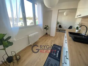 Prodej bytu 3+1, Praha - Modřany, U zastávky, 60 m2