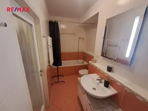 Pronájem bytu 1+kk, Praha - Vysočany, Pod Harfou, 42 m2