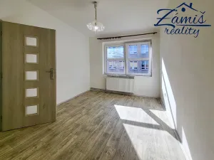 Pronájem bytu 1+1, Nové Strašecí, U Školy, 26 m2