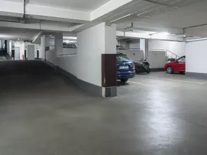 Pronájem garáže, Praha - Nové Město, Fügnerovo náměstí, 15 m2