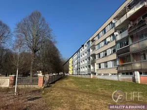 Prodej bytu 1+1, Hostinné, Sídliště, 37 m2