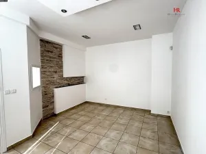 Pronájem obchodního prostoru, Benešov, Hráského, 80 m2